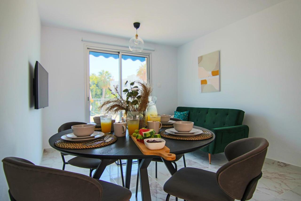 Апартаменты Phaedrus Living Seaside Luxury Flat Athina 21 Пафос Экстерьер фото